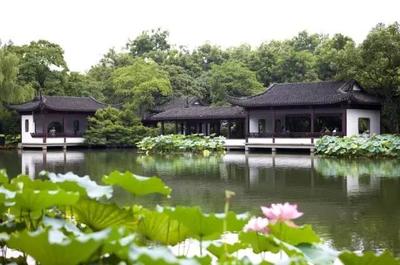 國有景區門票降價釋放旅游紅利，杭城風光更添經濟魅力